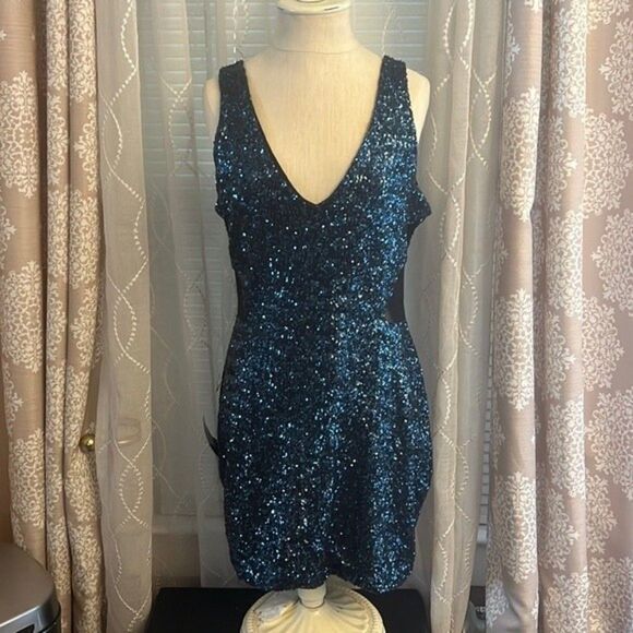 NWT Bebe Blue Sequin Mini Dress – Size Large - Picture 1 of 6